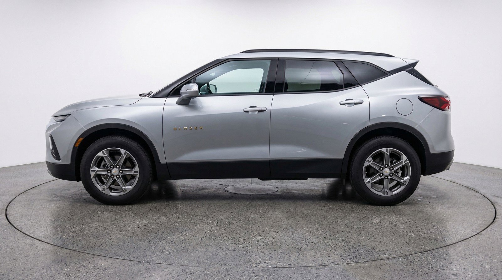 Used 2025 Chevrolet Blazer LT FWD image 5