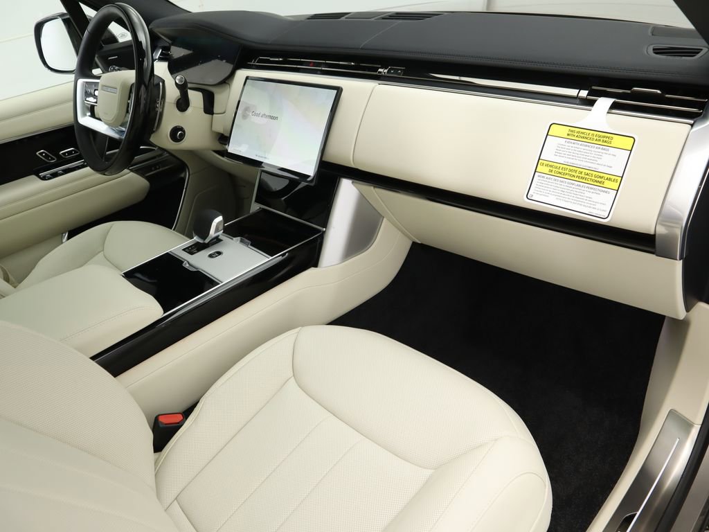 New 2025 Land Rover Range Rover SE image 19