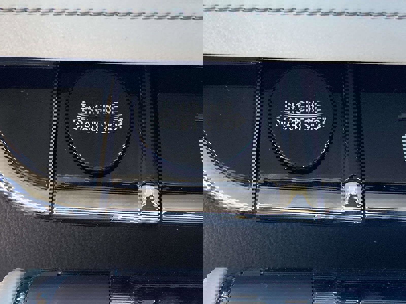 New 2026 Lincoln Aviator 2WD w/ Jet Appearance Package image 28