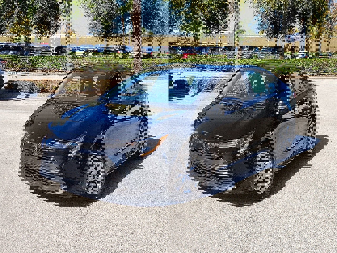 Used 2025 Toyota Corolla LE image 1