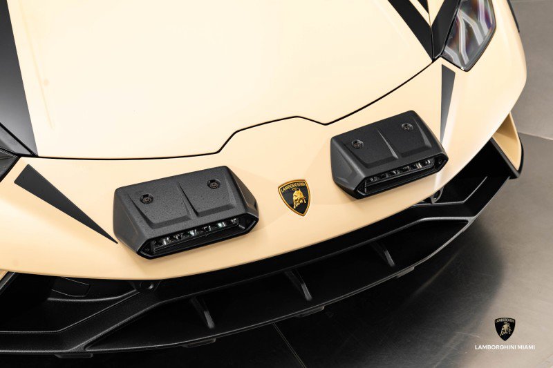Used 2024 Lamborghini Huracan Sterrato image 8