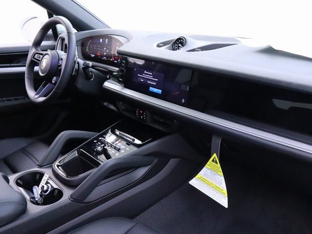 Certified 2024 Porsche Cayenne Coupe AWD/4WD image 3