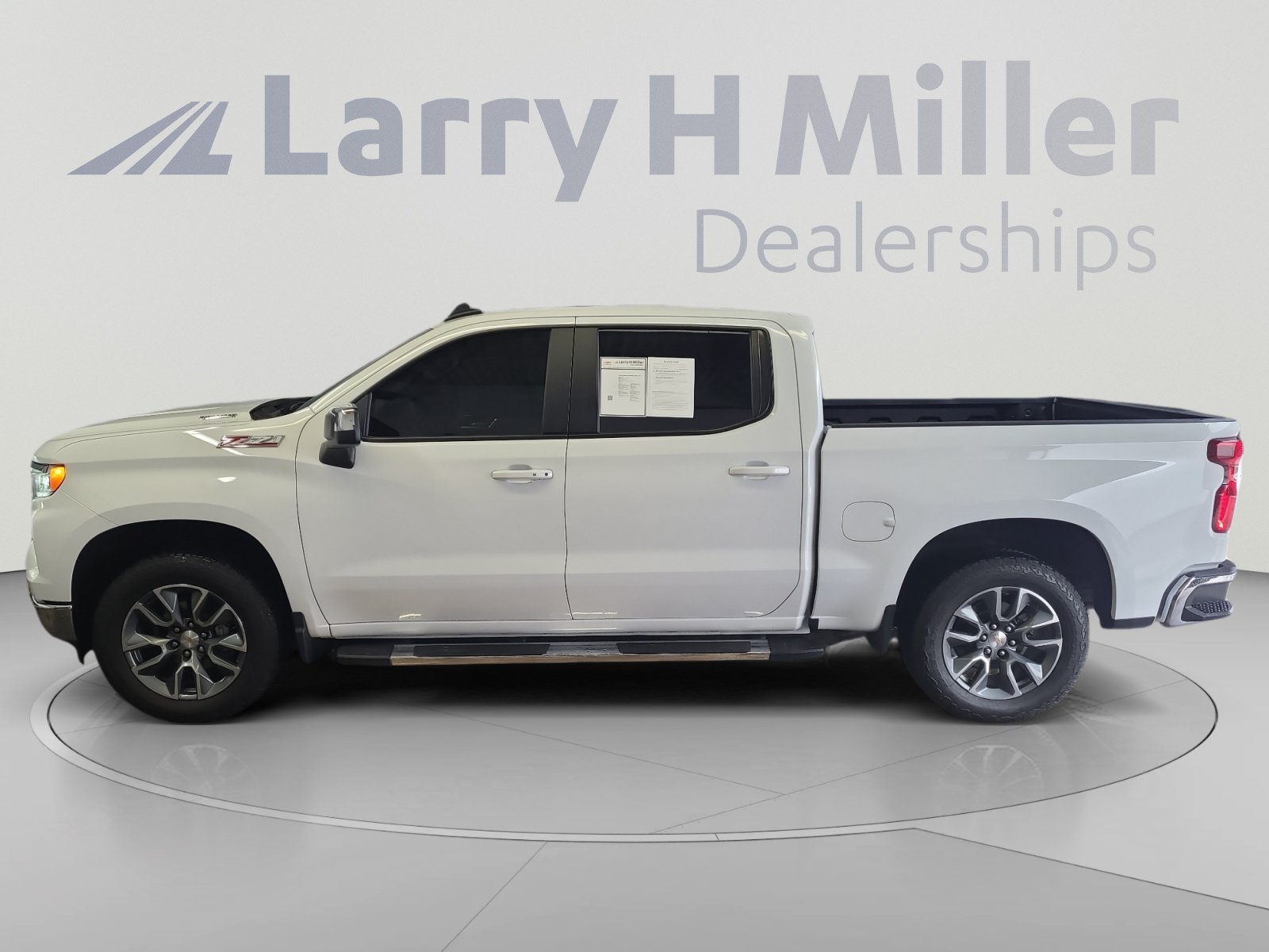 Used 2026 Chevrolet Silverado 1500 LT w/ All Star Edition Plus AWD/4WD image 2