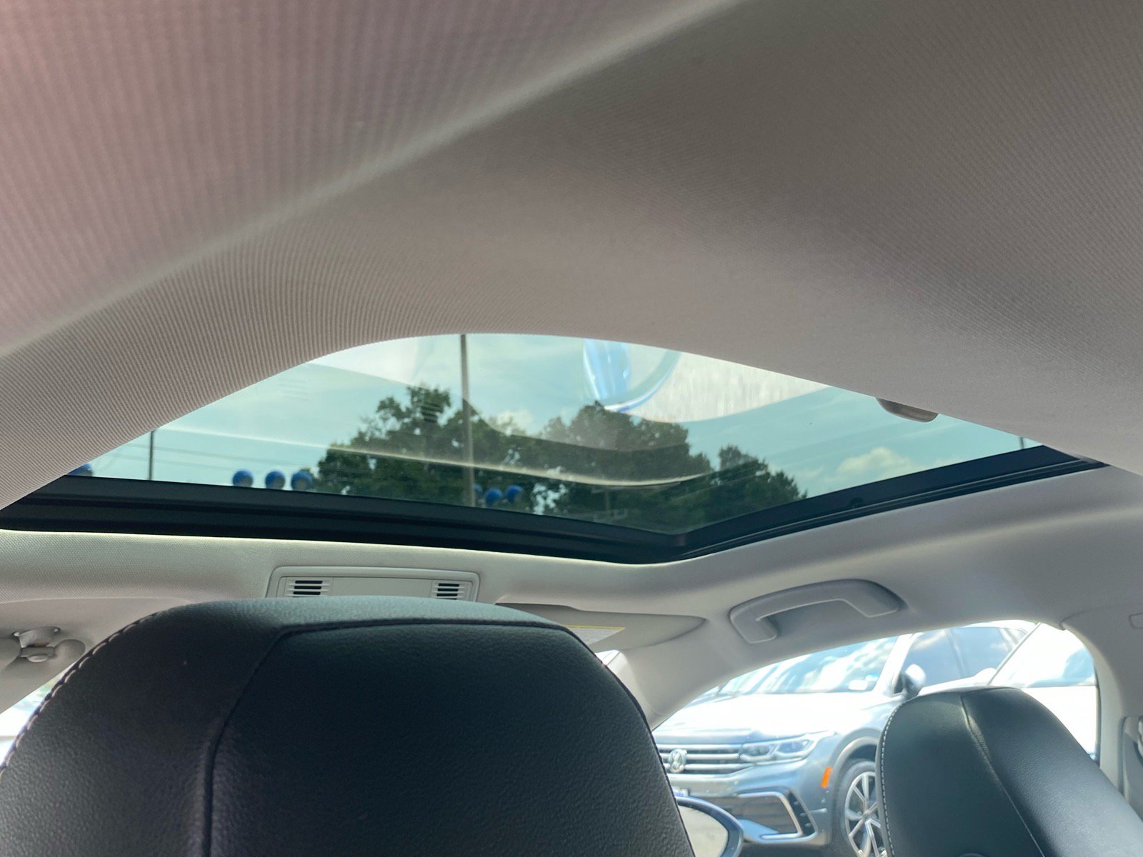 Certified 2022 Volkswagen Jetta SE FWD image 23