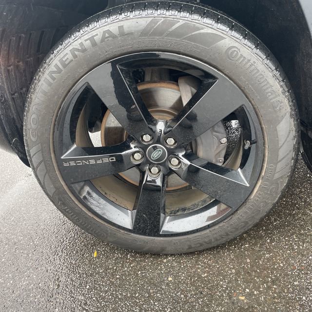 Used 2023 Land Rover Defender 110 X-Dynamic SE image 7