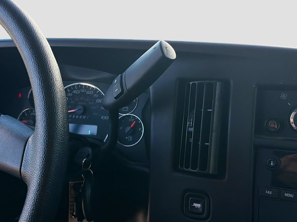 Used 2025 Chevrolet Express 3500 Extended w/ Driver Convenience Package RWD image 15