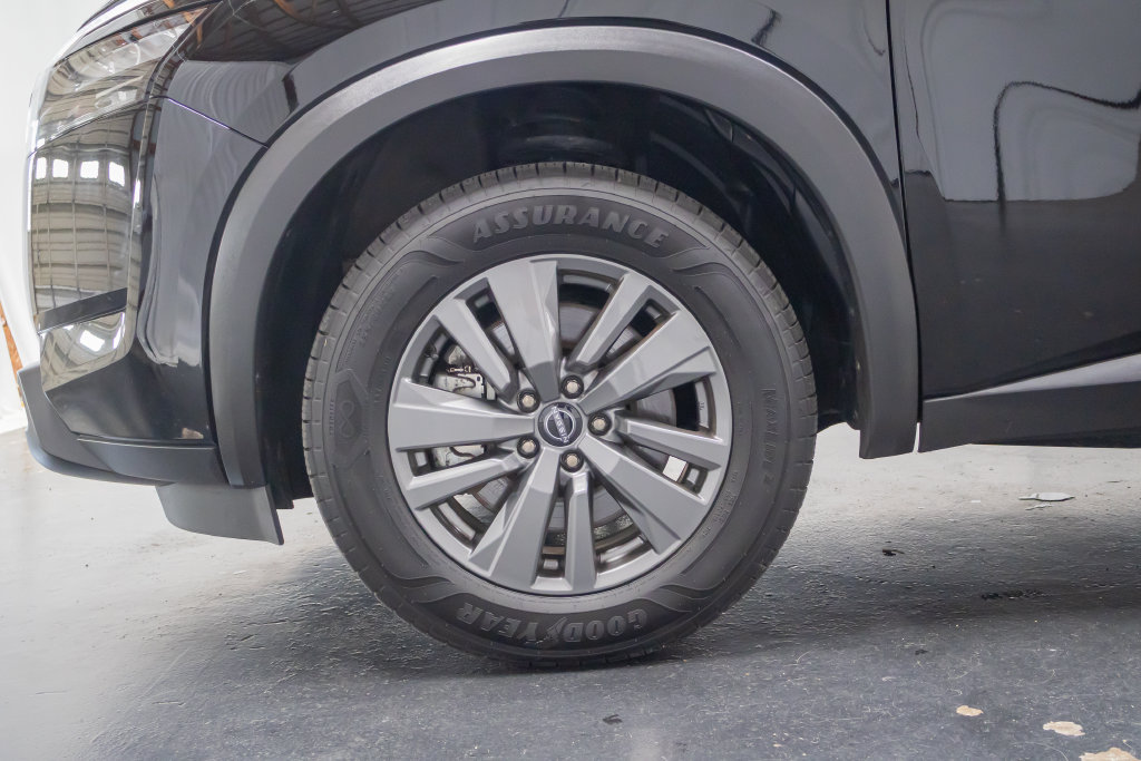 Used 2024 Nissan Pathfinder SV AWD/4WD image 9