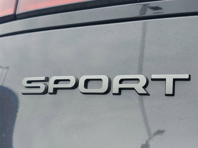 Used 2025 Land Rover Range Rover Sport SE image 9