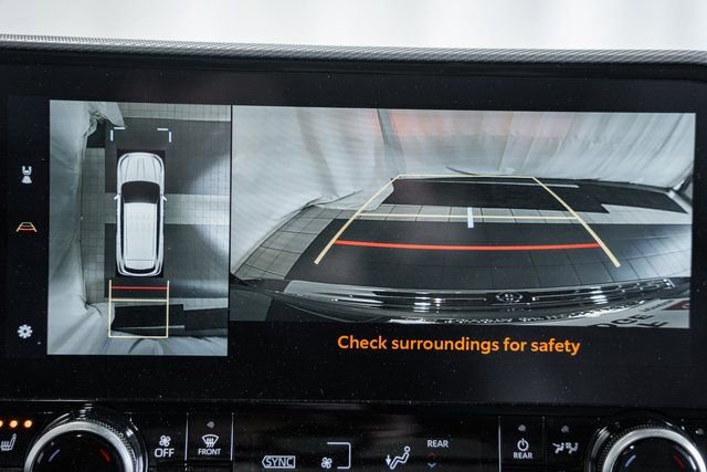 Used 2024 Toyota Highlander Platinum image 46