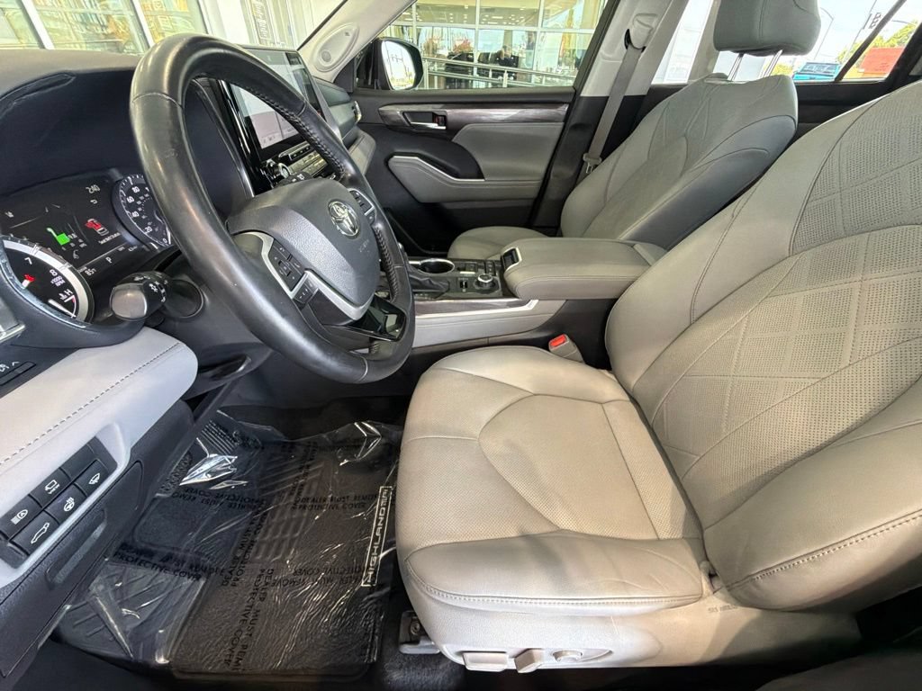 Used 2022 Toyota Highlander Platinum AWD/4WD image 20
