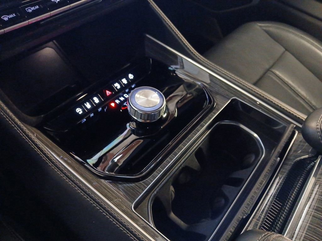 Used 2022 Jeep Wagoneer Series III w/ Rear Seat Video Group 1 image 18