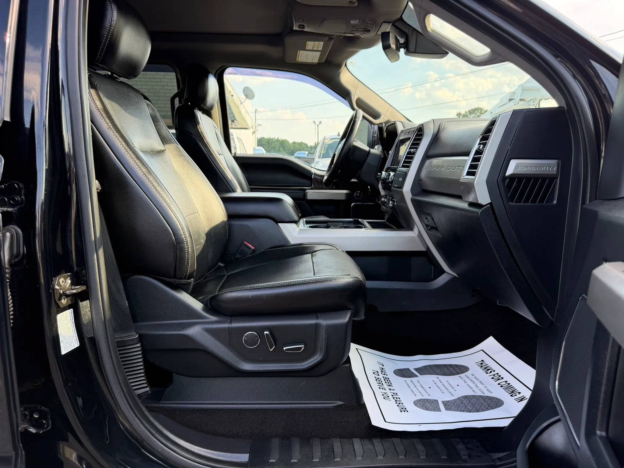Used 2017 Ford F450 Lariat w/ Lariat Ultimate Package AWD/4WD image 26