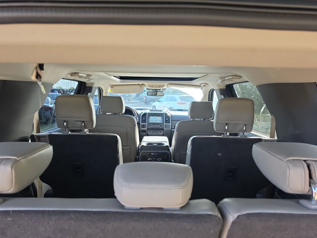 Used 2018 Ford Expedition XLT w/ Equipment Group 202A AWD/4WD image 12