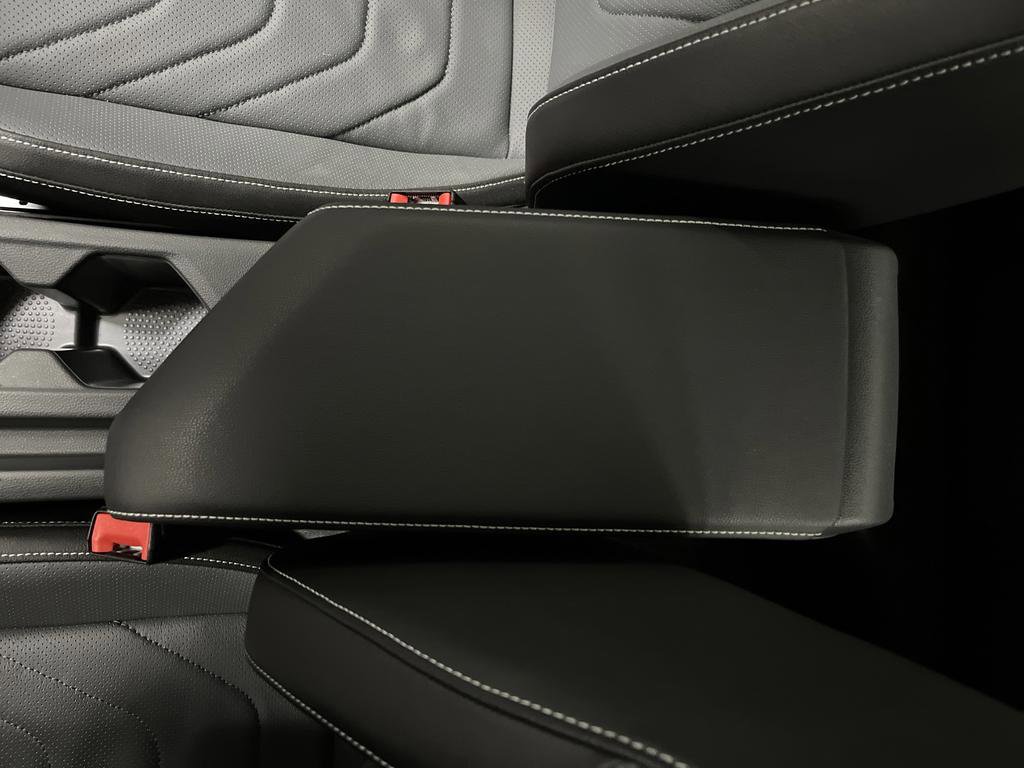 Used 2025 Volkswagen Jetta SEL image 19