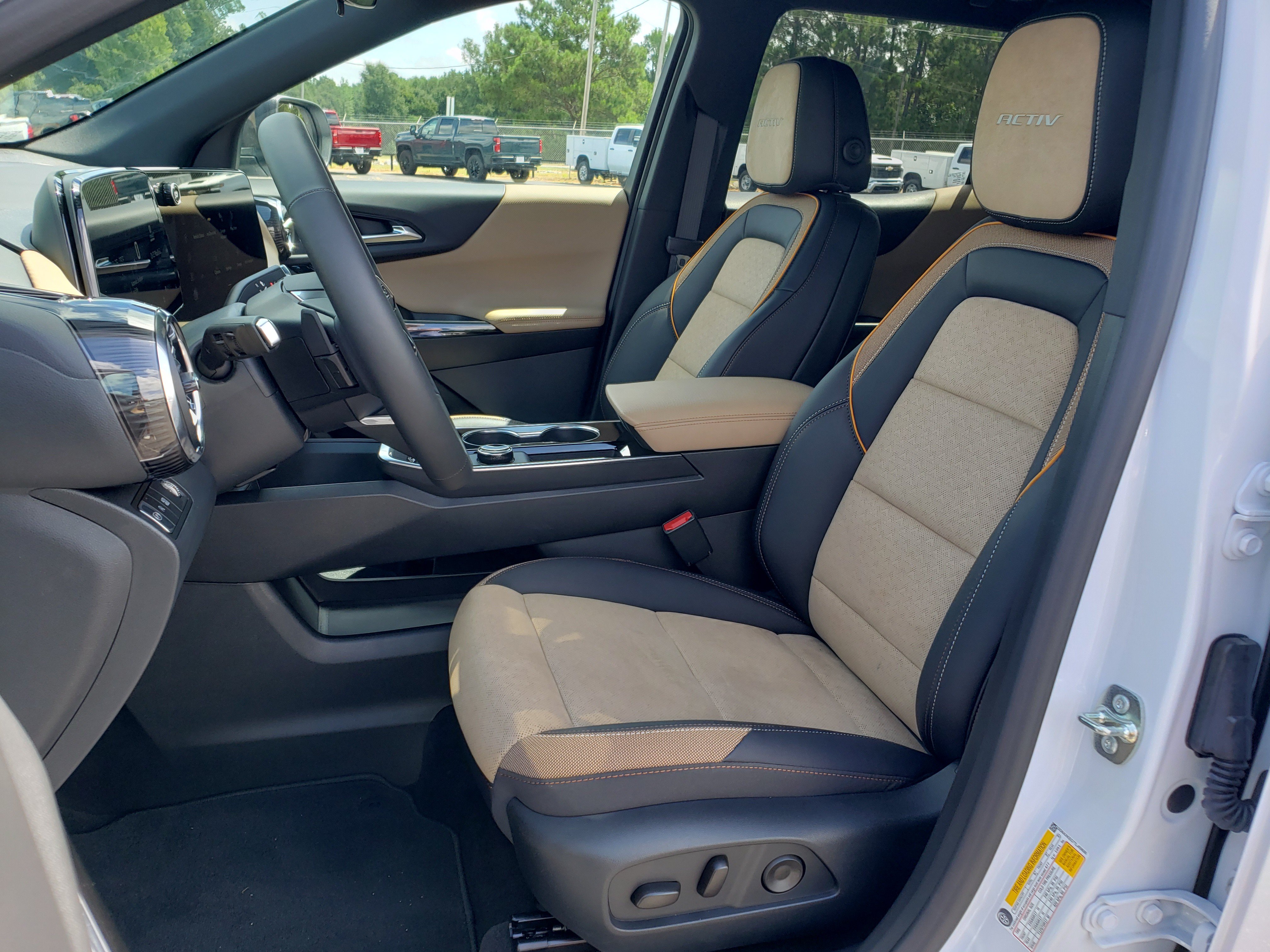 New 2026 Chevrolet Equinox ACTIV w/ Convenience Package III FWD image 29