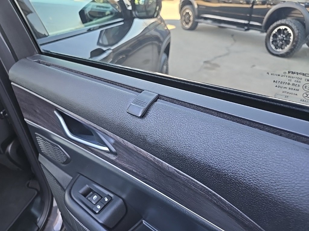 Used 2022 Jeep Grand Cherokee Limited 4xe w/ Luxury Tech Group II image 89