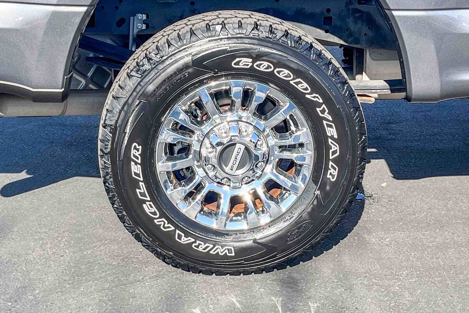 Used 2022 Ford F250 XLT w/ XLT Premium Package image 10