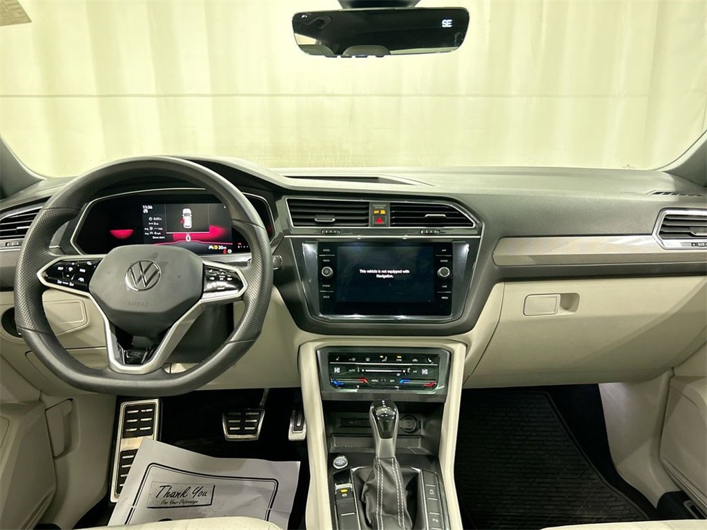 Certified 2022 Volkswagen Tiguan SE R-Line image 25
