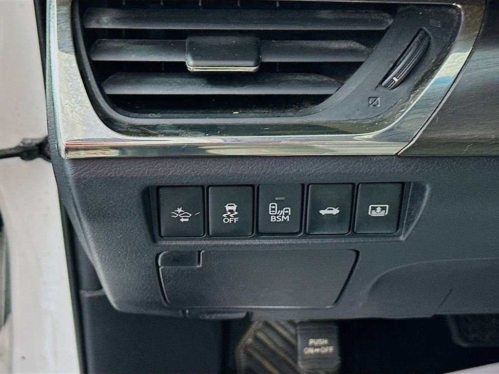 Used 2018 Toyota Avalon Limited image 10