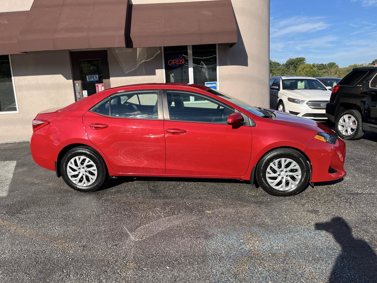 Used 2019 Toyota Corolla LE FWD image 4