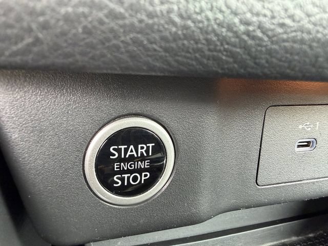 Used 2021 Nissan Rogue S FWD image 21