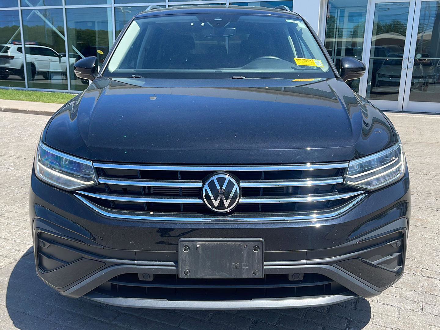 Certified 2023 Volkswagen Tiguan SE AWD/4WD image 2
