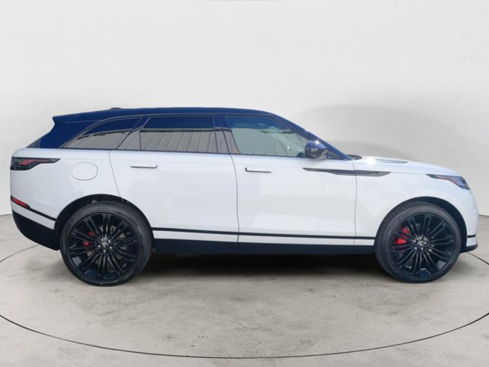 New 2025 Land Rover Range Rover Velar Dynamic SE image 6