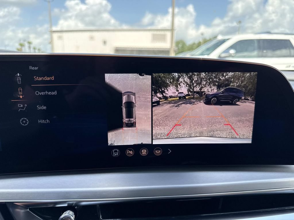 New 2026 Cadillac Lyriq Signature Luxury w/ LPO, Blue Accent Package AWD/4WD image 24