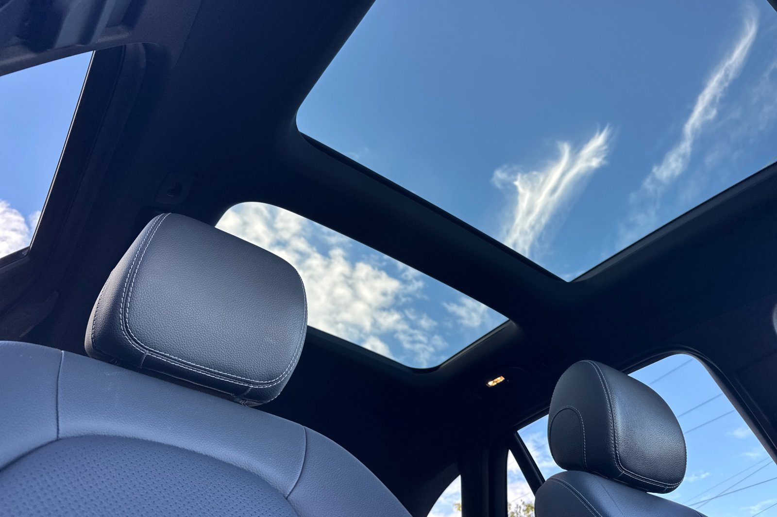 Used 2019 Mercedes-Benz GLC 300 4MATIC image 17
