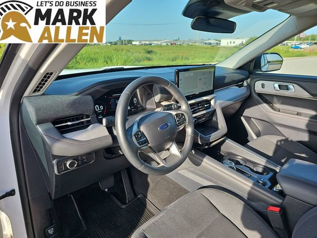 Used 2025 Ford Explorer Active AWD/4WD image 10