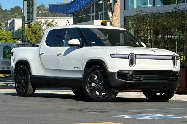Used 2026 Rivian R1T Adventure AWD/4WD image 2