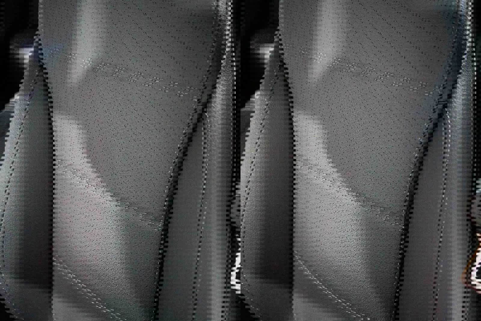 Used 2025 Mercedes-Benz C 300 Sedan image 26