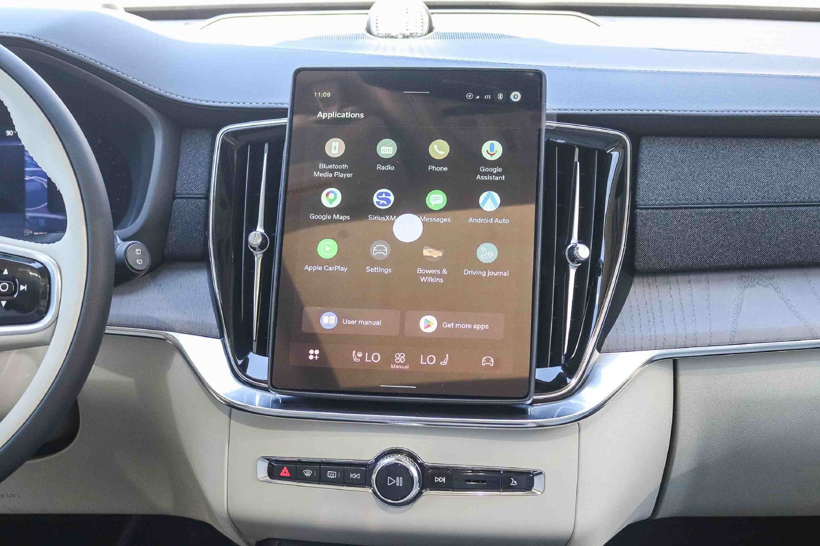 New 2027 Volvo XC90 B6 Ultra AWD/4WD image 13