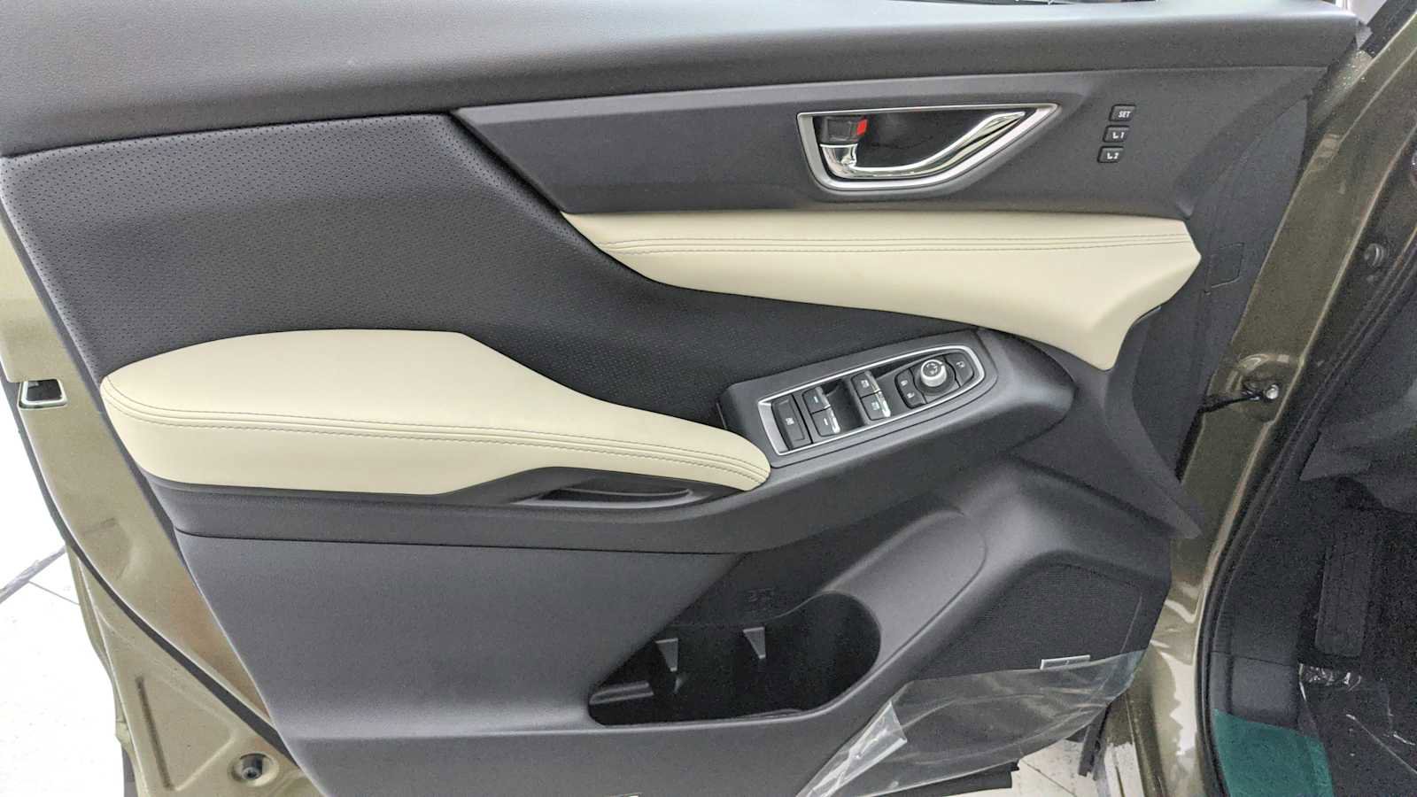 New 2025 Subaru Ascent Limited image 14