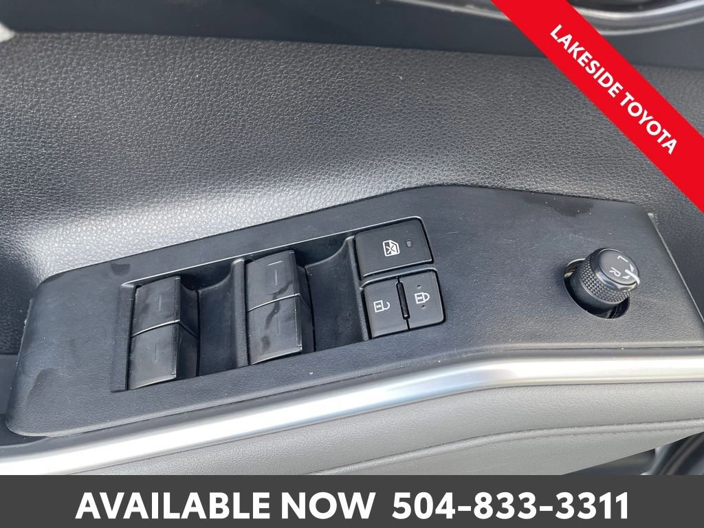 Used 2023 Toyota Highlander LE image 24