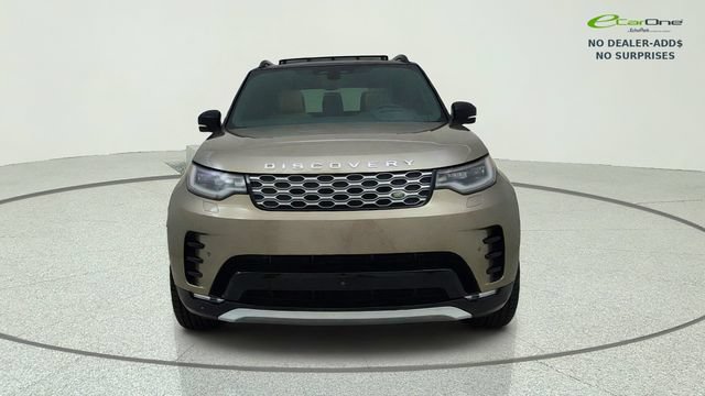 Used 2024 Land Rover Discovery Metropolitan Edition AWD/4WD image 3