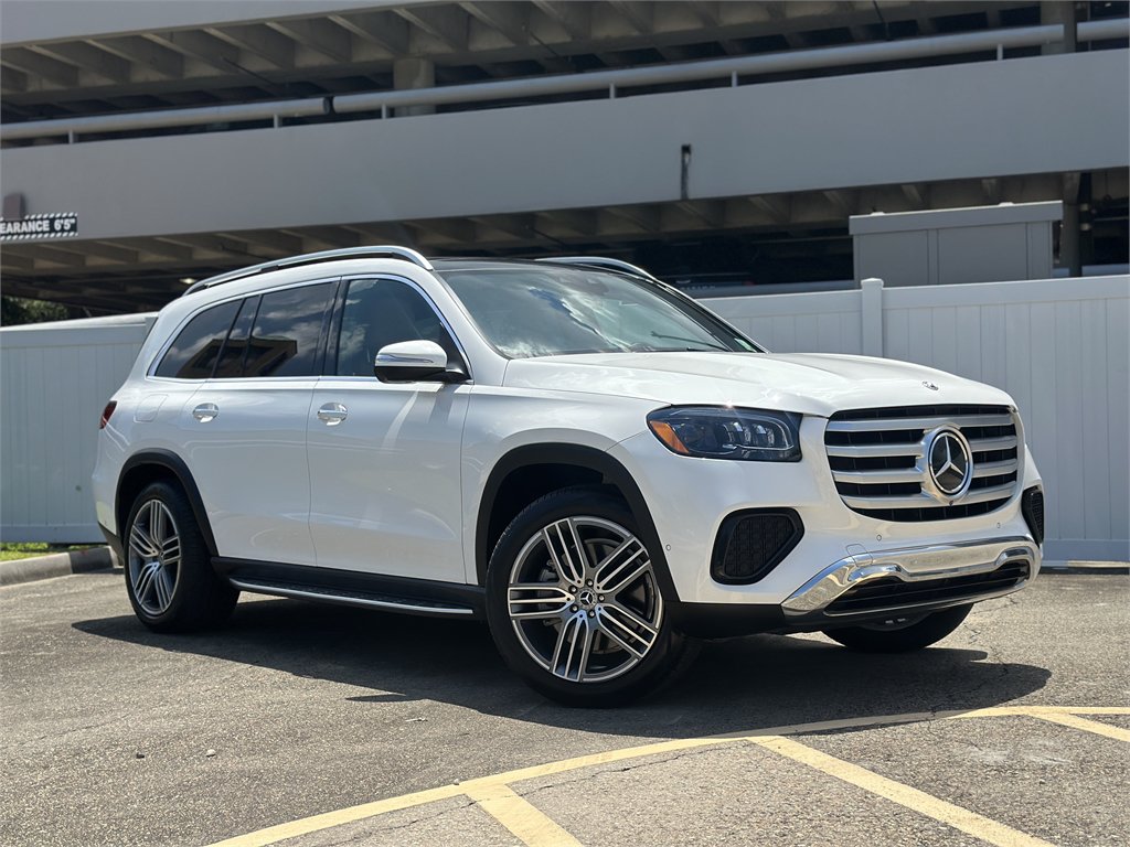 Used 2024 Mercedes-Benz GLS 450 4MATIC image 9