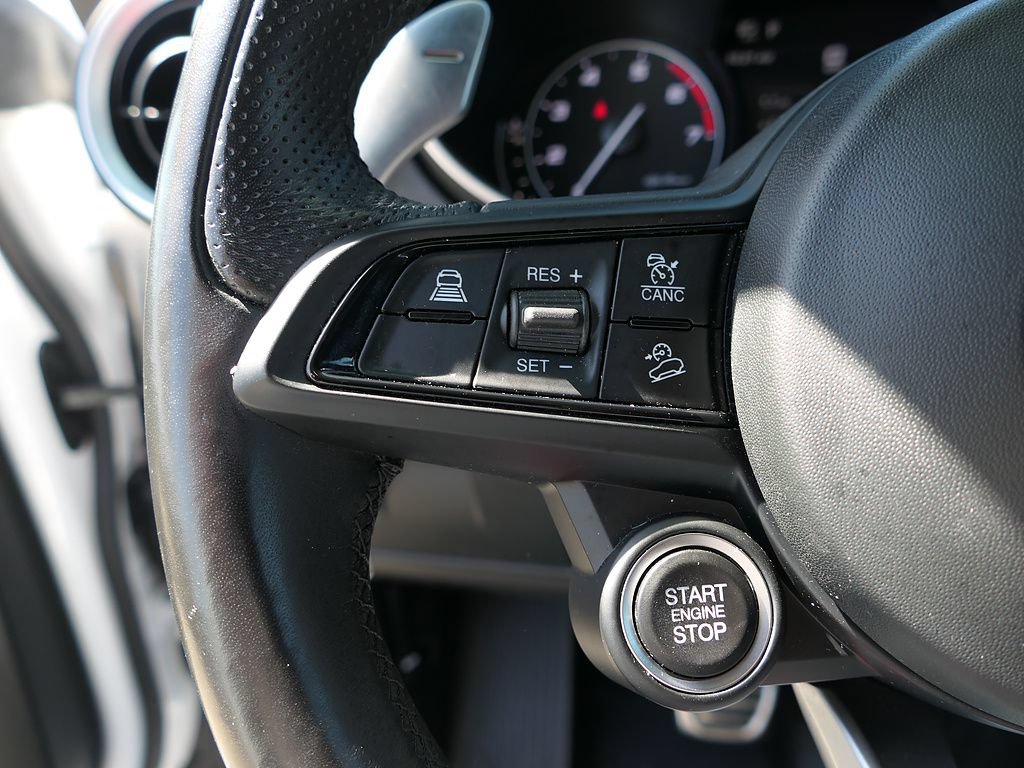 Used 2023 Alfa Romeo Stelvio Veloce AWD/4WD image 13