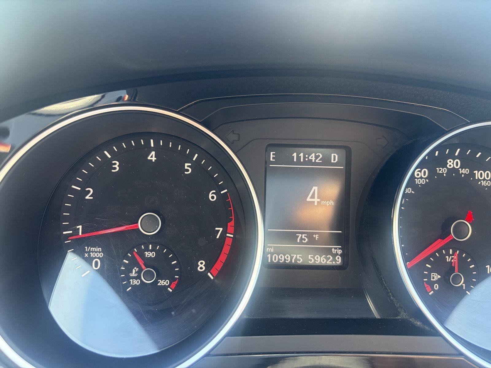 Used 2018 Volkswagen Jetta SEL FWD image 3