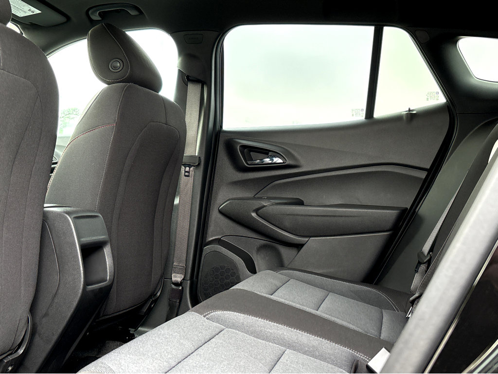 Used 2026 Chevrolet Trax RS w/ Sunroof Package image 17