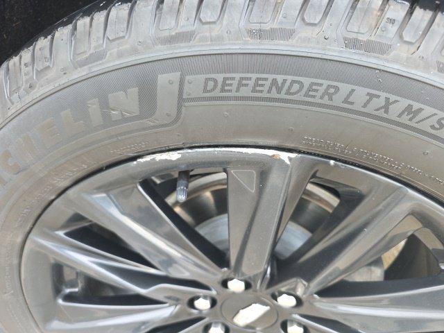Used 2023 Cadillac Escalade ESV Sport Platinum AWD/4WD image 8