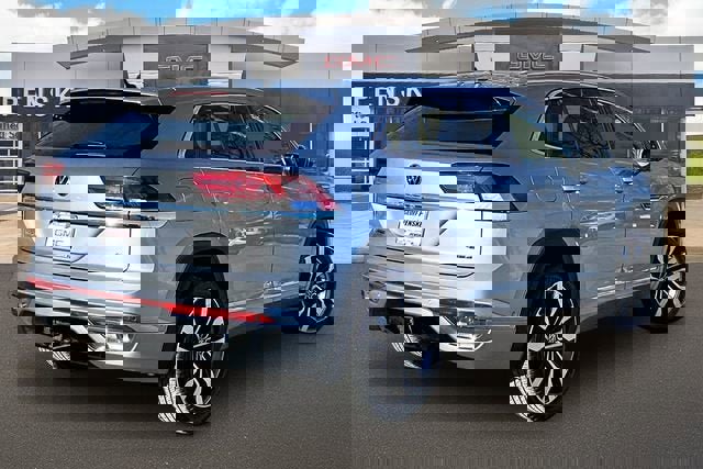 Used 2023 Volkswagen Atlas Cross Sport SEL Premium R-Line AWD/4WD image 2