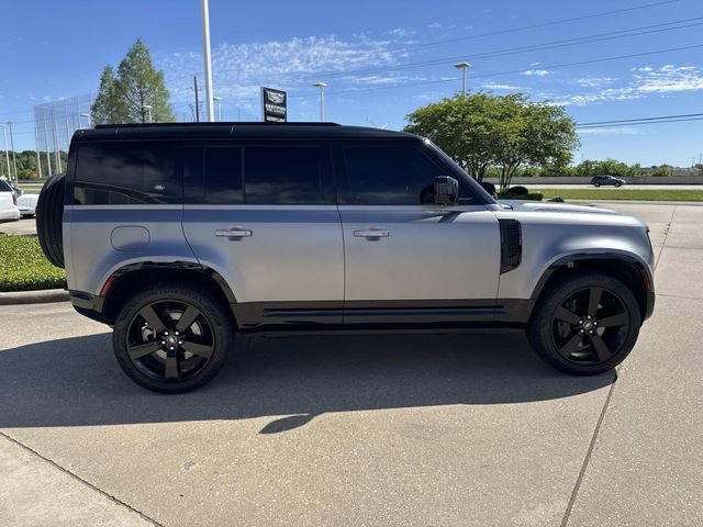 Used 2023 Land Rover Defender 110 X-Dynamic SE image 4