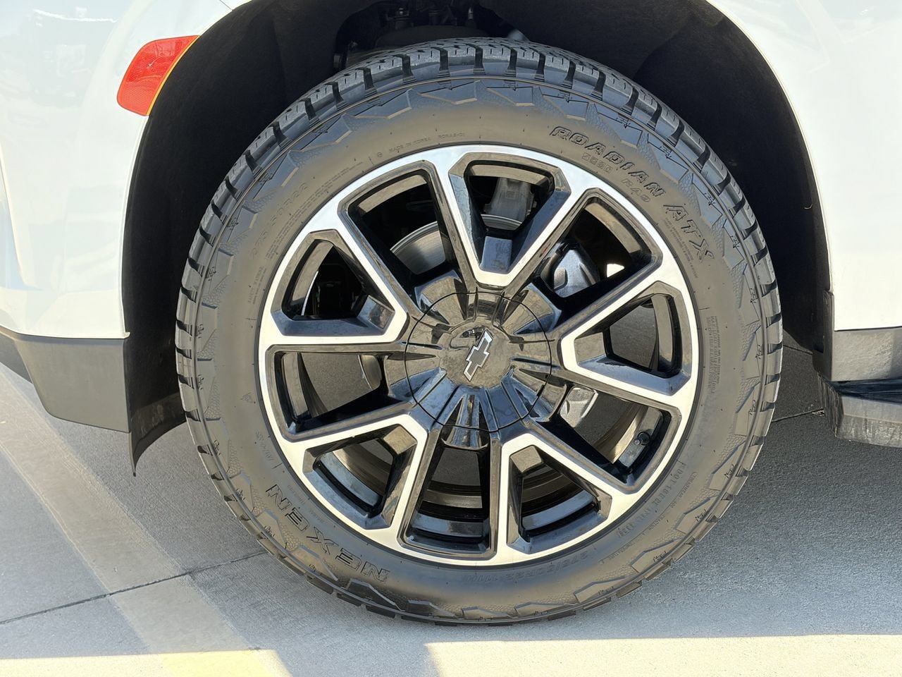 Used 2021 Chevrolet Suburban LS RWD image 9