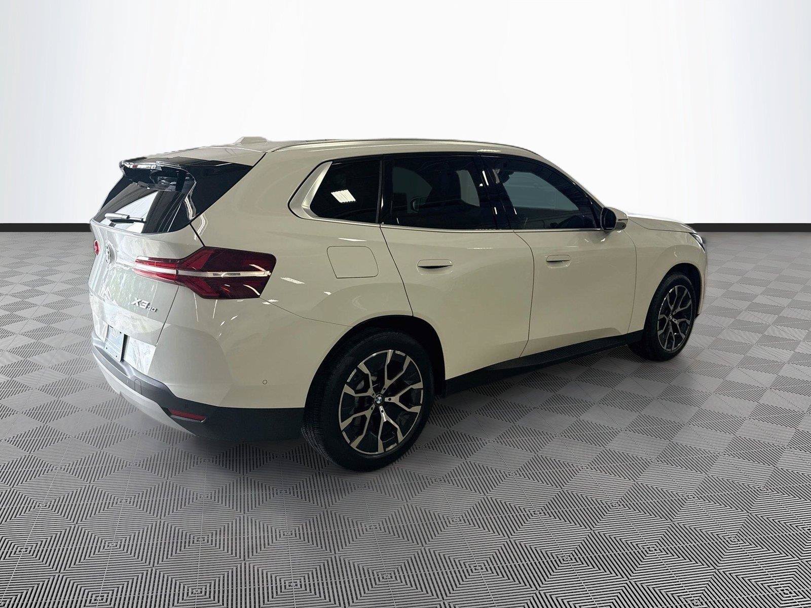 Used 2025 BMW X3 xDrive30i AWD/4WD image 7