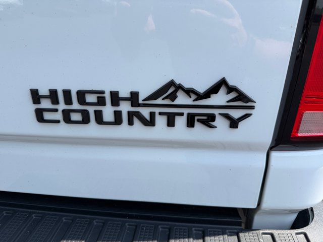 Used 2024 Chevrolet Silverado 2500 High Country w/ High Country Premium Package AWD/4WD image 17