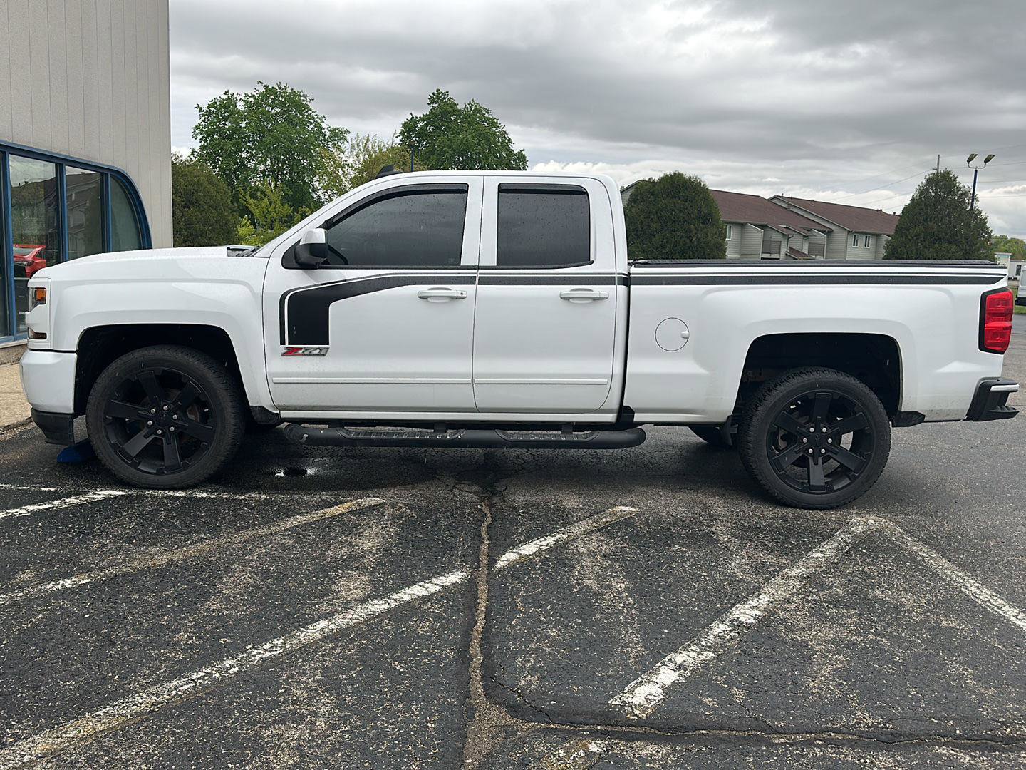 Used 2018 Chevrolet Silverado 1500 LT w/ Rally 2 Edition AWD/4WD image 8
