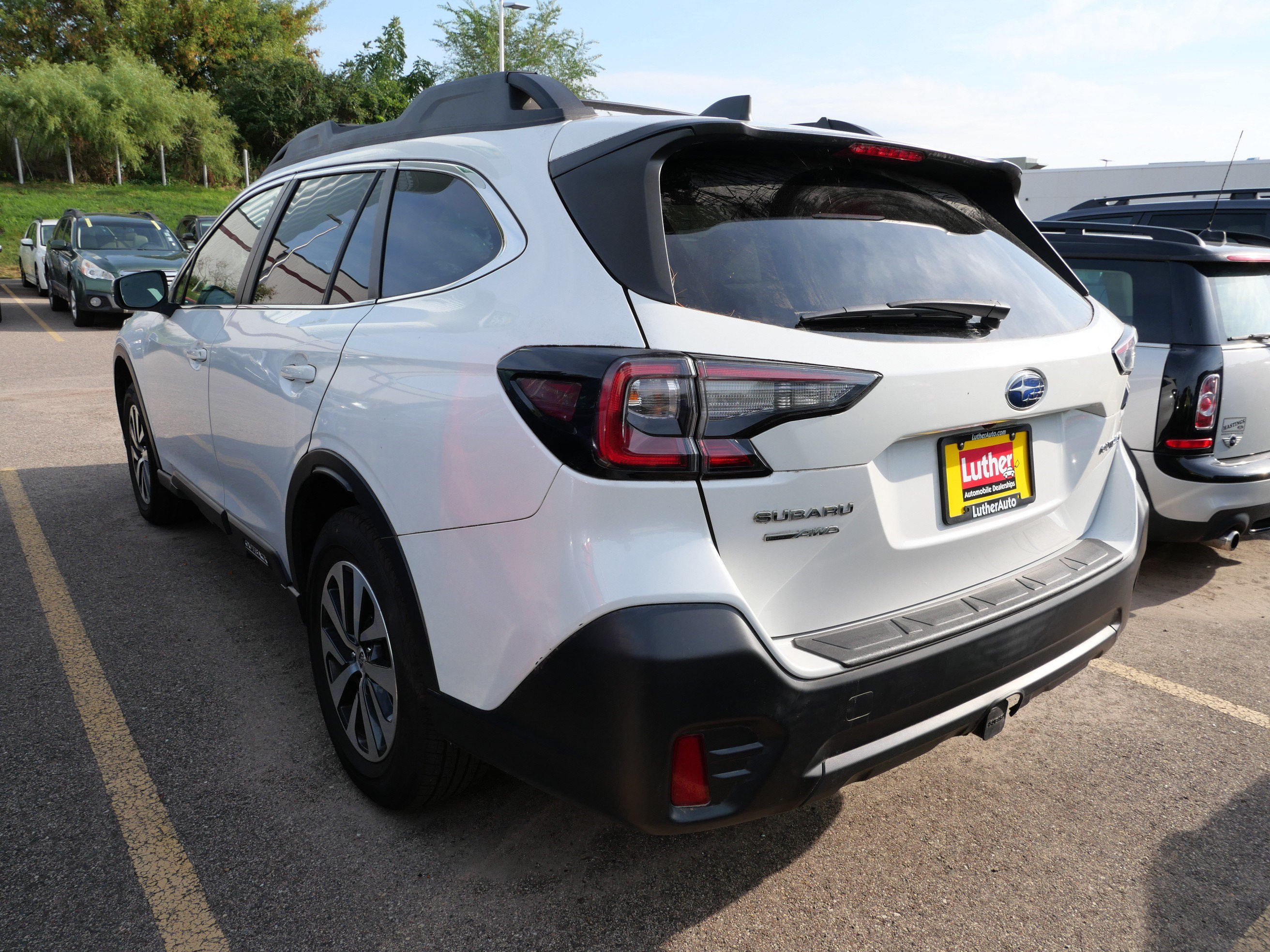 Used 2021 Subaru Outback Premium w/ Popular Package #1 AWD/4WD image 6
