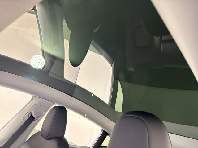 Used 2024 Tesla Model Y Long Range image 38