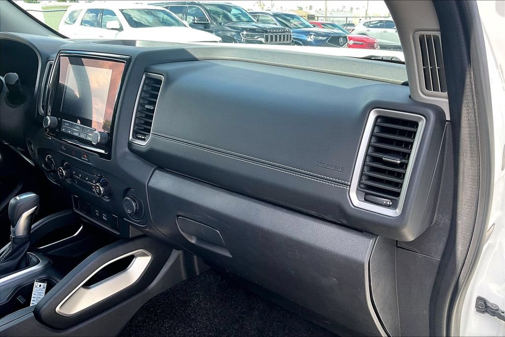 Used 2024 Nissan Frontier SV AWD/4WD image 18